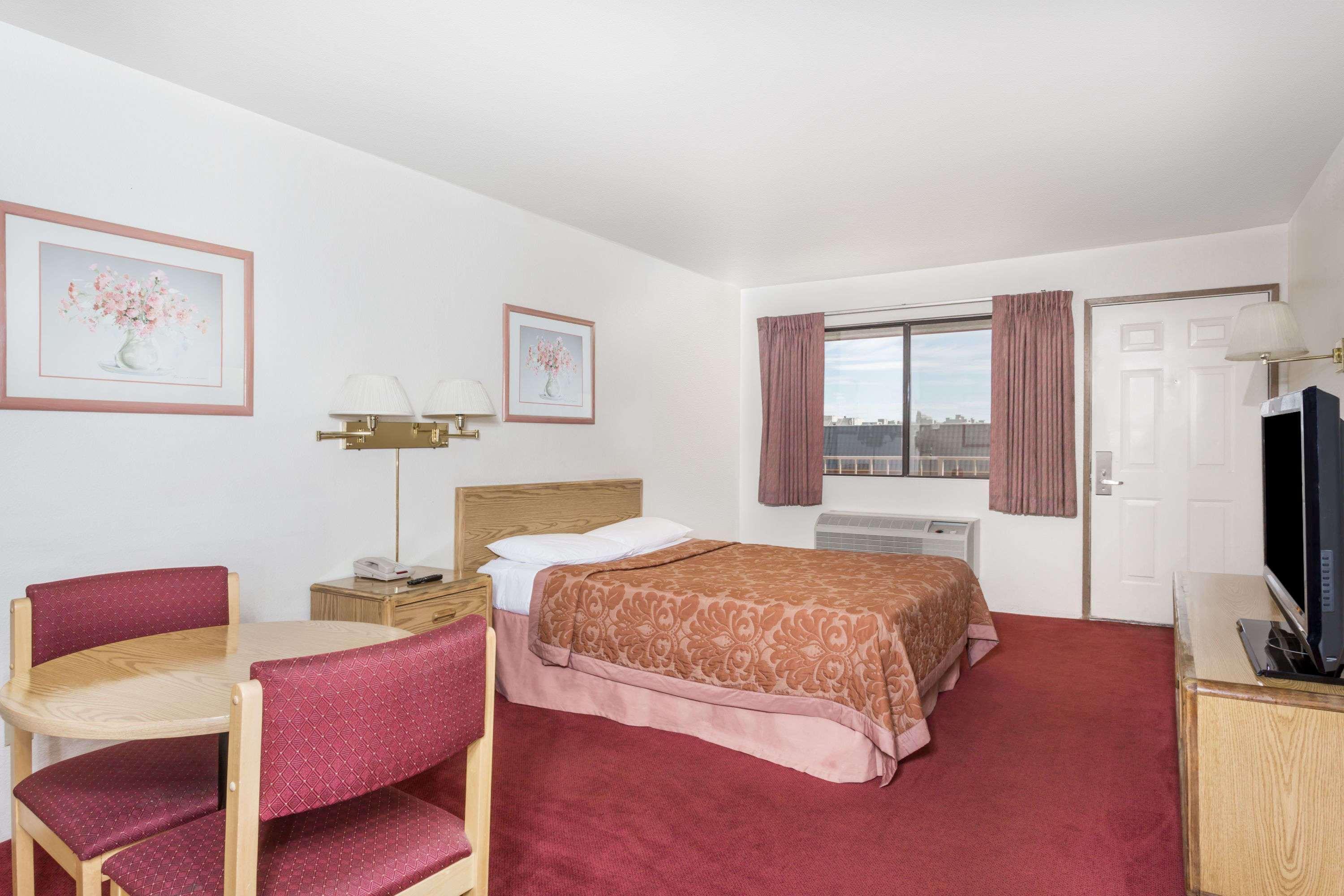 Super 8 By Wyndham Phoenix Metro North Eksteriør billede