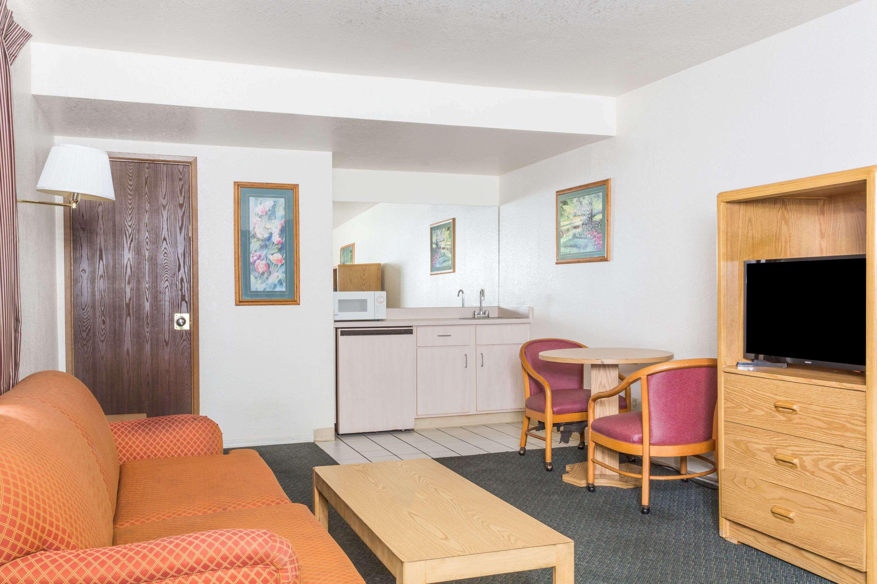 Super 8 By Wyndham Phoenix Metro North Eksteriør billede